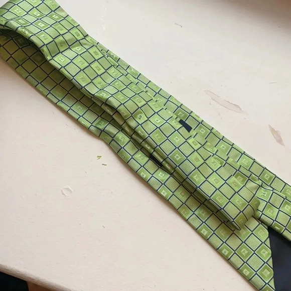 IZOD Silk Tiled Lime Green Checkered Colorful Neon Tie - Picture 6 of 6